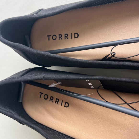 Torrid Women 13WW Black Perforated Slip On Loafer Flats 14313422 Chic Career New - Picture 5 of 12